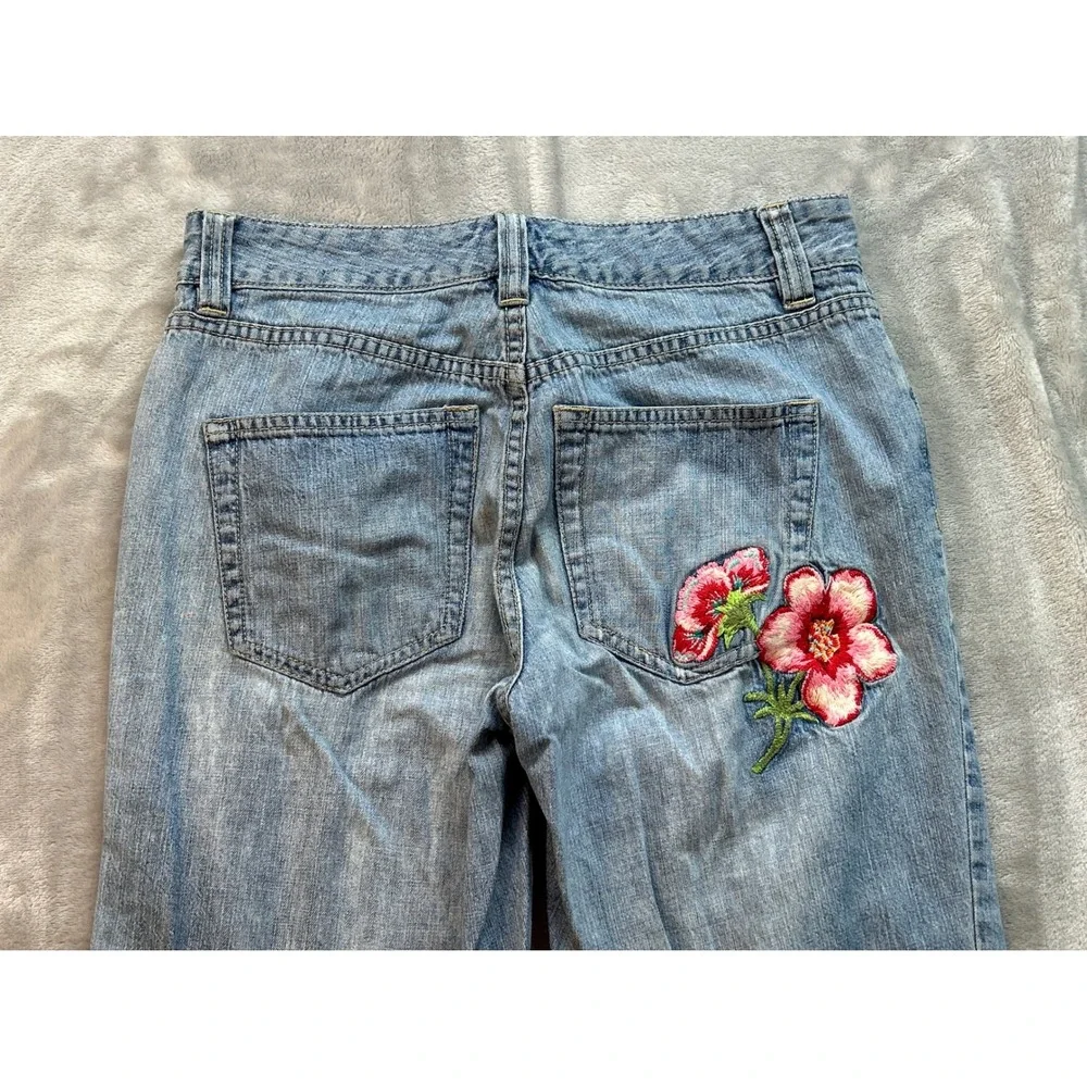 Vintage Tommy Hilfiger Y2K Denim Capri Womens Sz 2 Floral Embroidered Beach Boho